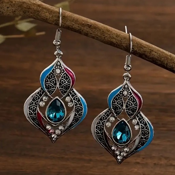 Bohemian Carved Leaf Synthetic Peacock Blue Synthetic Gems Decor Dangle Earrings - Picture 1 of 5